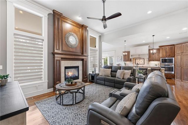 24847 W 98th Street, Lenexa, KS 66227