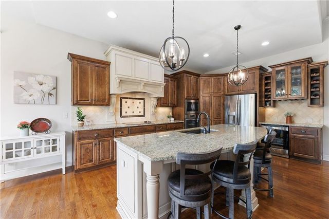 24847 W 98th Street, Lenexa, KS 66227