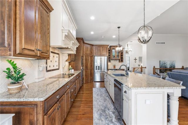 24847 W 98th Street, Lenexa, KS 66227