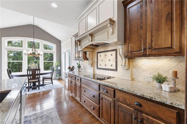 24847 W 98th Street, Lenexa, KS 66227