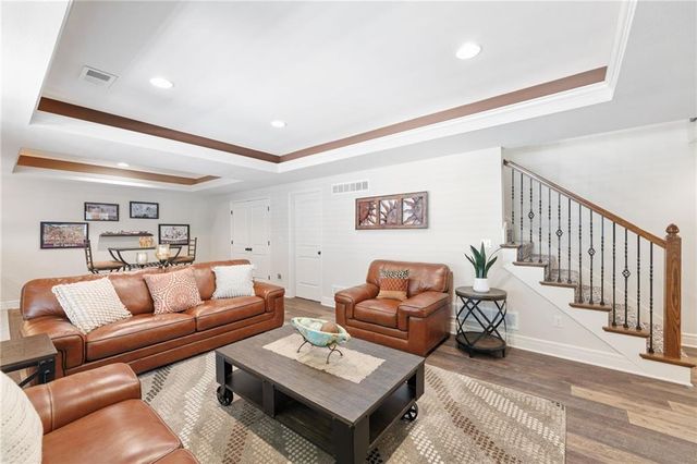 24847 W 98th Street, Lenexa, KS 66227