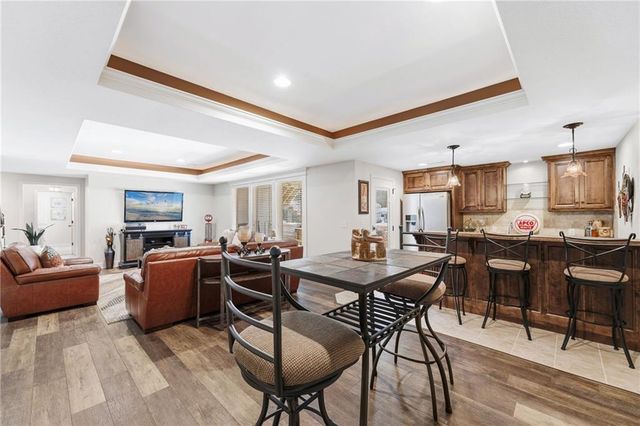 24847 W 98th Street, Lenexa, KS 66227