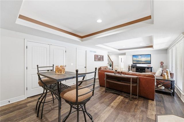 24847 W 98th Street, Lenexa, KS 66227