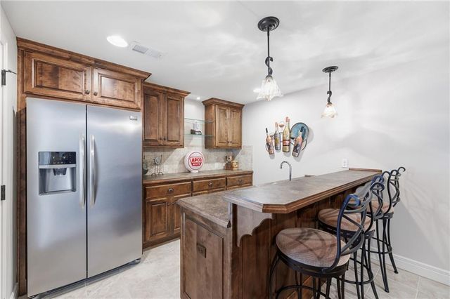 24847 W 98th Street, Lenexa, KS 66227