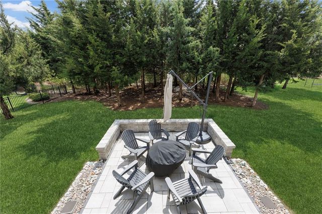 24847 W 98th Street, Lenexa, KS 66227