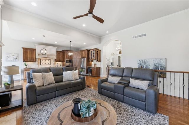24847 W 98th Street, Lenexa, KS 66227