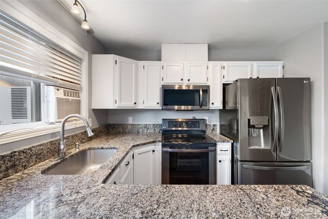 118 Adams Drive, Kelso, WA 98626