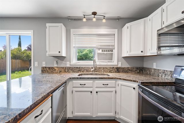 118 Adams Drive, Kelso, WA 98626