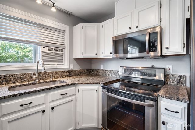 118 Adams Drive, Kelso, WA 98626