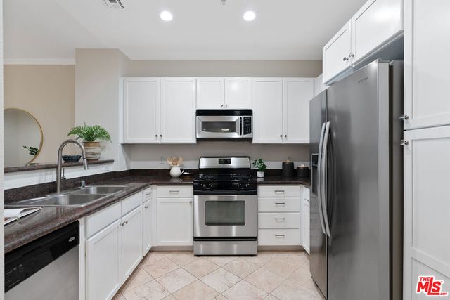 6400 Crescent Parkway 206, Playa Vista, CA 90094