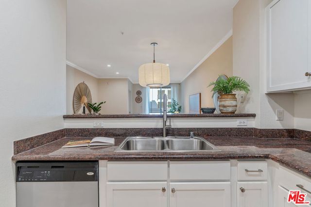 6400 Crescent Parkway 206, Playa Vista, CA 90094