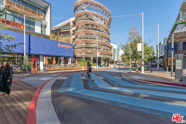 6400 Crescent Parkway 206, Playa Vista, CA 90094