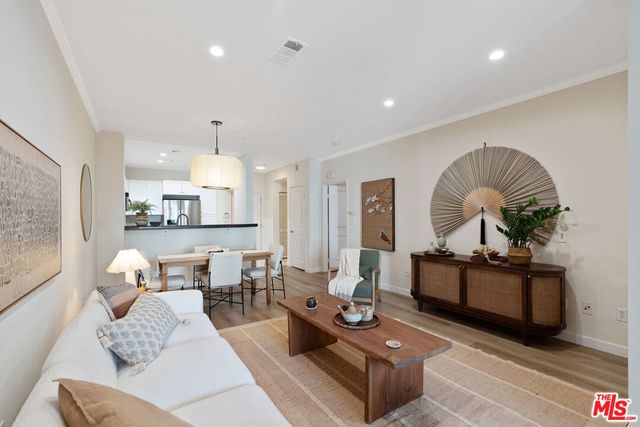 6400 Crescent Parkway 206, Playa Vista, CA 90094