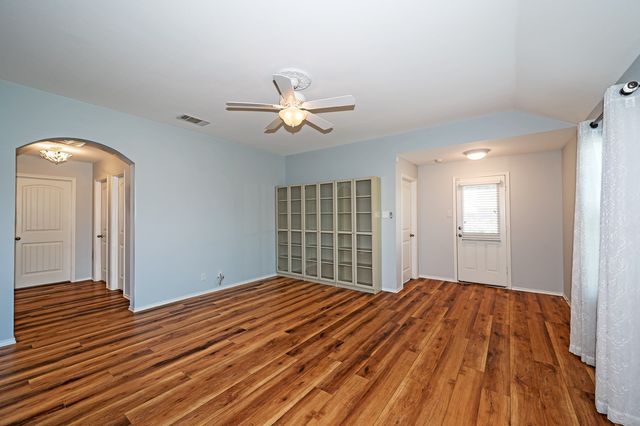 1911 Meadow Crest Drive, Princeton, TX 75407