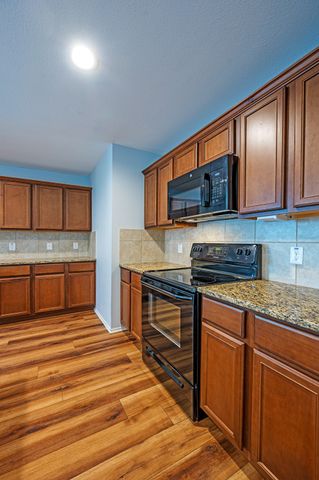 1911 Meadow Crest Drive, Princeton, TX 75407