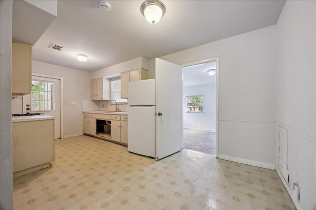 402 Bramble DR, Austin, TX 78745
