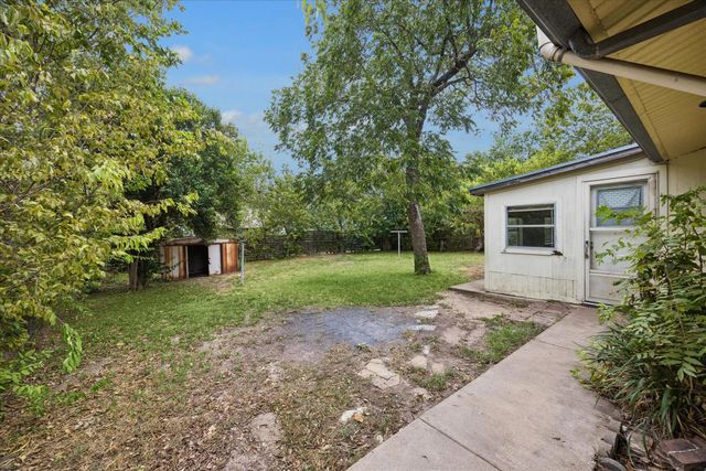 402 Bramble DR, Austin, TX 78745