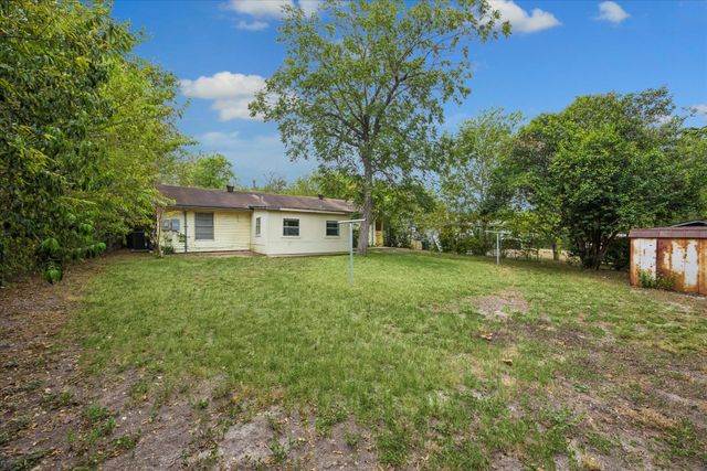 402 Bramble DR, Austin, TX 78745
