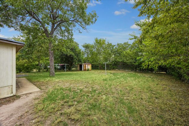 402 Bramble DR, Austin, TX 78745