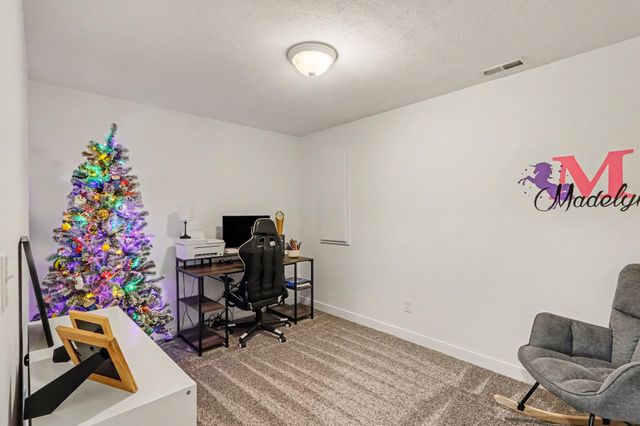 1714 Grovenberg Court, Vicksburg, MI 49097