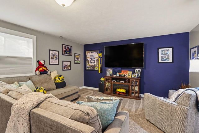1714 Grovenberg Court, Vicksburg, MI 49097