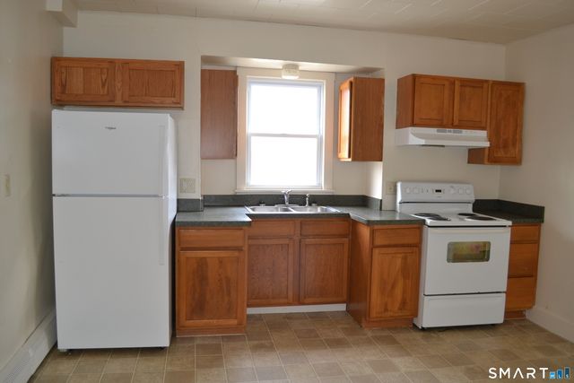 835 Bank Street, New London, CT 06320