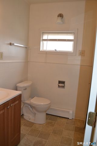 835 Bank Street, New London, CT 06320