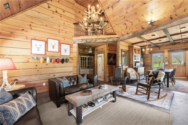 605 Lynch Mountain Rd, Sautee Nacoochee, GA 30571