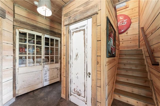 605 Lynch Mountain Rd, Sautee Nacoochee, GA 30571