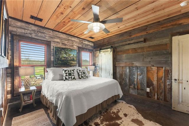 605 Lynch Mountain Rd, Sautee Nacoochee, GA 30571
