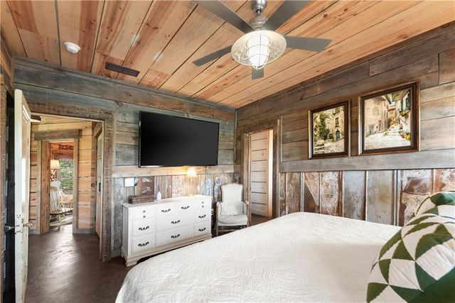 605 Lynch Mountain Rd, Sautee Nacoochee, GA 30571