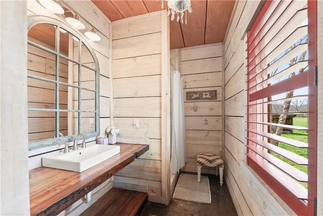 605 Lynch Mountain Rd, Sautee Nacoochee, GA 30571