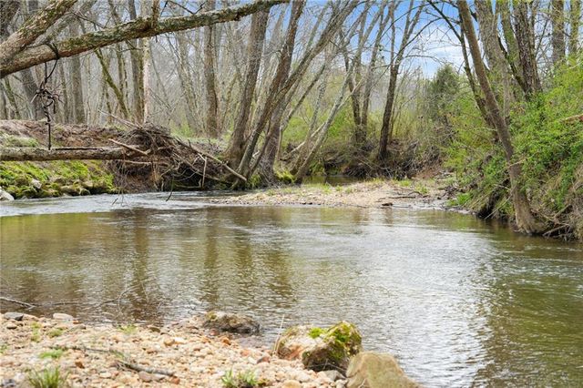 605 Lynch Mountain Rd, Sautee Nacoochee, GA 30571