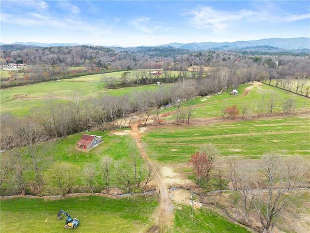 605 Lynch Mountain Rd, Sautee Nacoochee, GA 30571