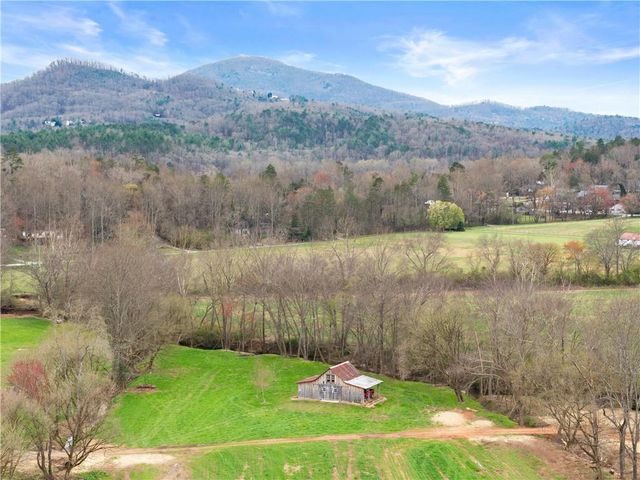 605 Lynch Mountain Rd, Sautee Nacoochee, GA 30571