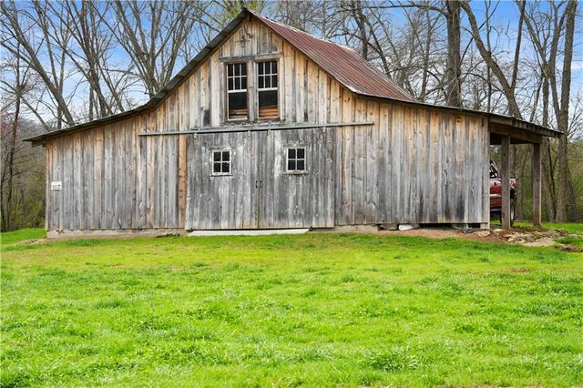 605 Lynch Mountain Rd, Sautee Nacoochee, GA 30571