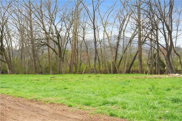 605 Lynch Mountain Rd, Sautee Nacoochee, GA 30571