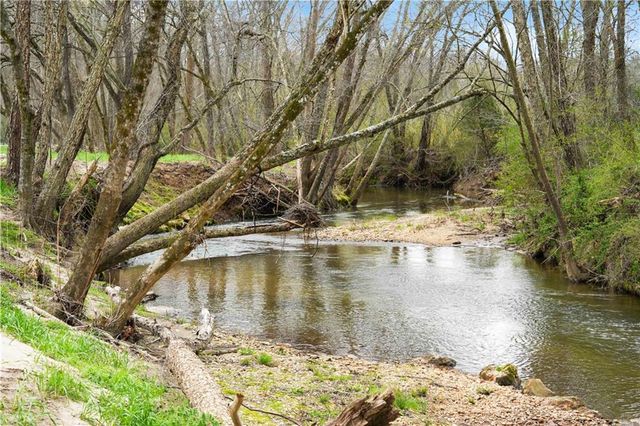 605 Lynch Mountain Rd, Sautee Nacoochee, GA 30571