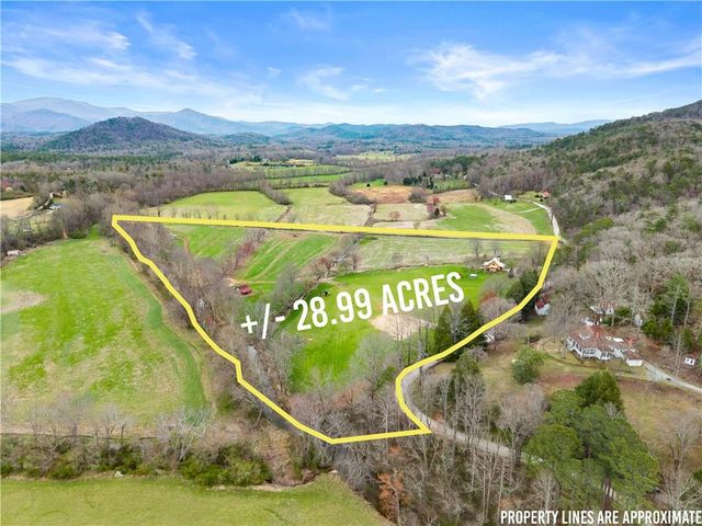 605 Lynch Mountain Rd, Sautee Nacoochee, GA 30571