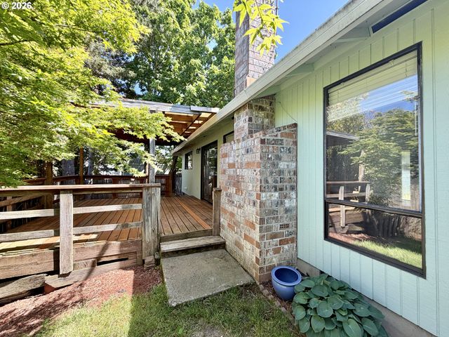 2715 Sw 31ST St, Gresham, OR 97080