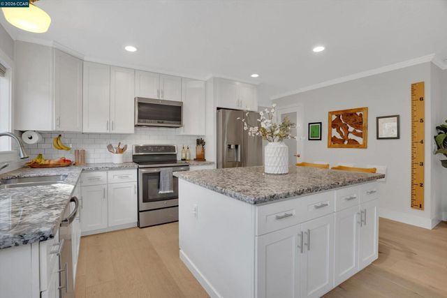 644 Linden Ln, Martinez, CA 94553