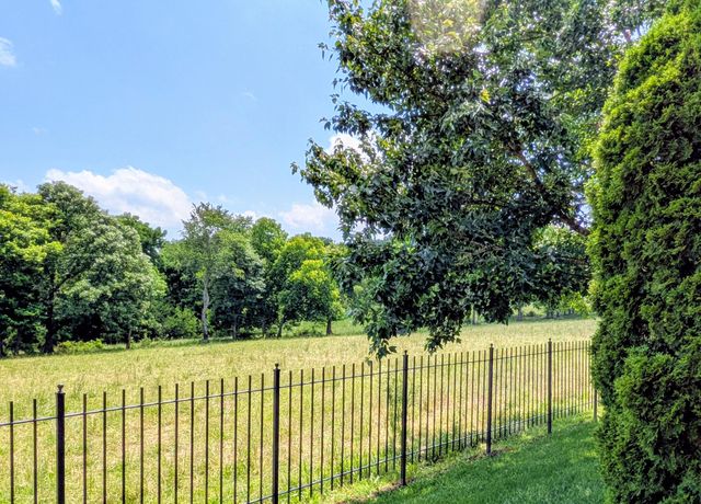 8620 Interlochen Drive, Nixa, MO 65714