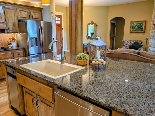 8620 Interlochen Drive, Nixa, MO 65714