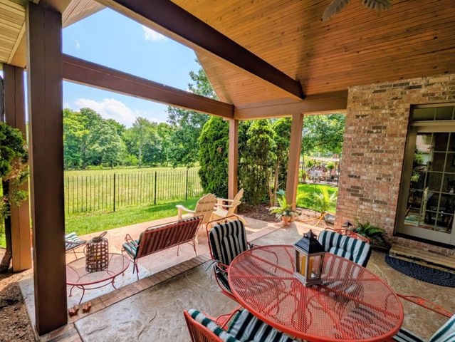 8620 Interlochen Drive, Nixa, MO 65714