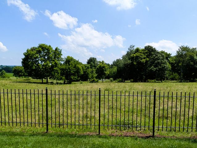 8620 Interlochen Drive, Nixa, MO 65714
