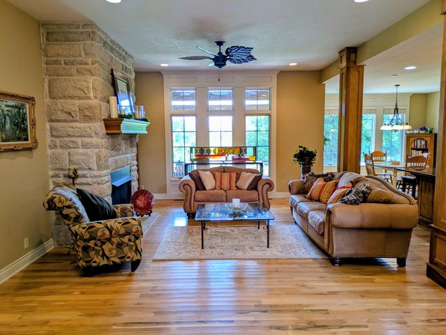 8620 Interlochen Drive, Nixa, MO 65714