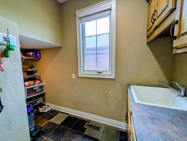 8620 Interlochen Drive, Nixa, MO 65714