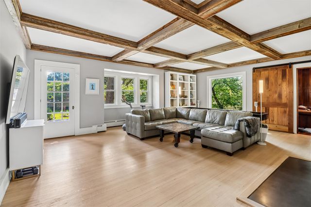 607 Country Club Boulevard, Des Moines, IA 50312