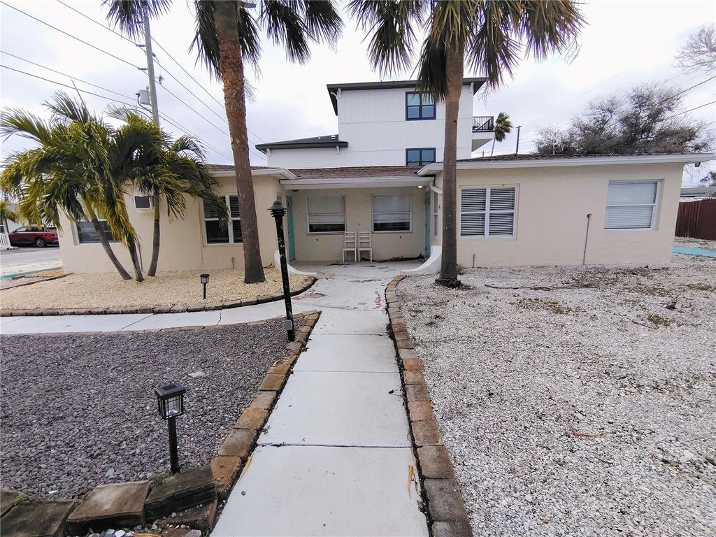 115 145TH AVENUE E 3, Madeira Beach, FL 33708