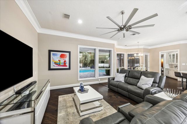 35 N Regent Oak, Spring, TX 77381